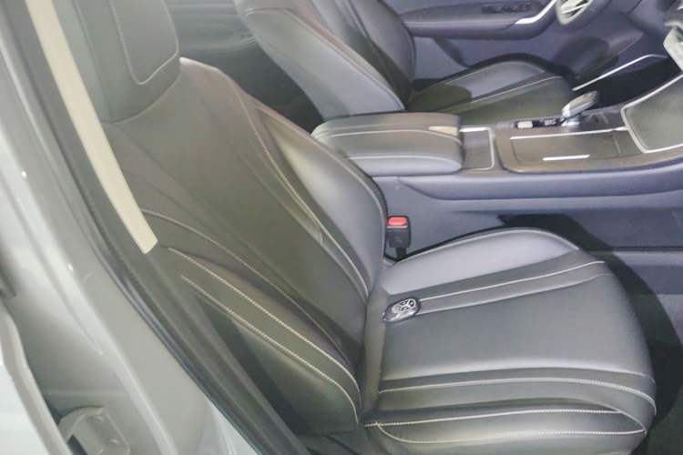 Used Venucia V 2023 260T Idol Edition Pro Right Front Seat
