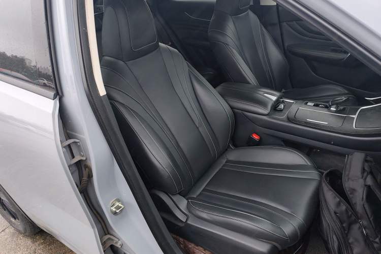 Used Venucia V 2023 260T Idol Edition Pro Right Front Seat