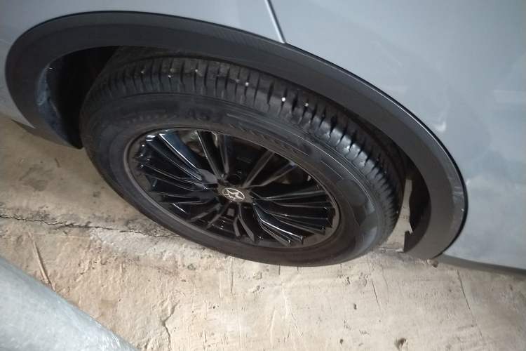 Used Venucia V 2023 260T Idol Edition Pro Right Rear Wheel Hub