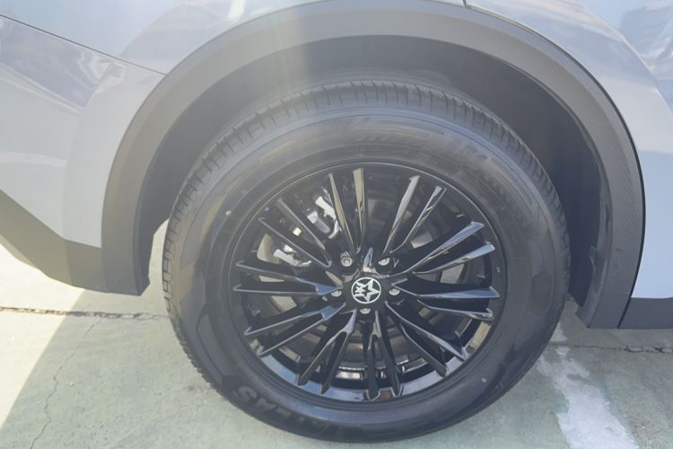 Used Venucia V 2023 260T Idol Edition Pro Right Rear Wheel Hub