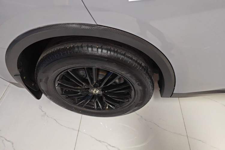 Used Venucia V 2023 260T Idol Edition Pro Right Rear Wheel Hub