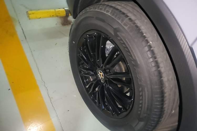Used Venucia V 2023 260T Idol Edition Pro Right Rear Wheel Hub