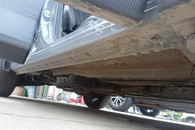 Used Venucia V 2023 260T Idol Edition Pro Right Side Sill