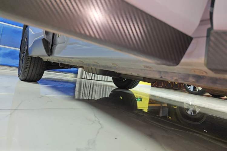 Used Venucia V 2023 260T Idol Edition Pro Right Side Sill