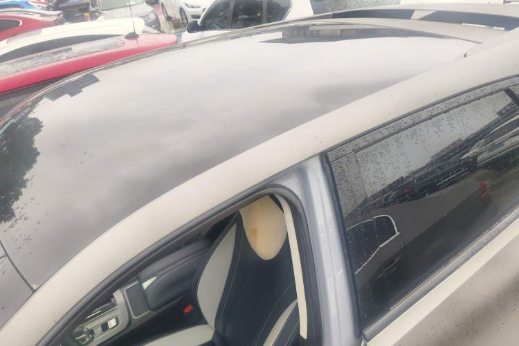Used Venucia V 2023 260T Idol Edition Pro Roof