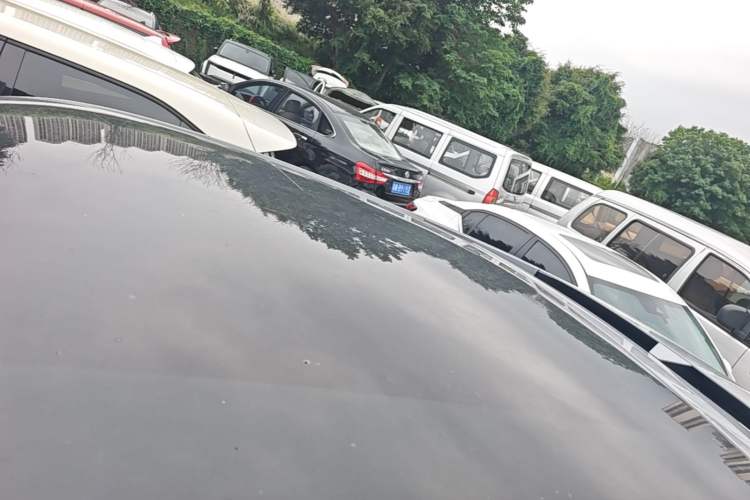 Used Venucia V 2023 260T Idol Edition Pro Roof