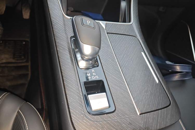Used Venucia V 2023 260T Idol Edition Pro Gear Lever