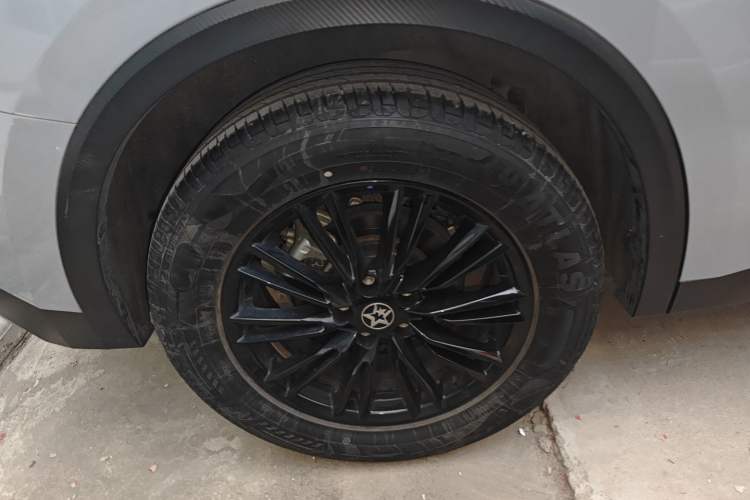 Used Venucia V 2023 260T Idol Edition Pro Right Rear Wheel Hub