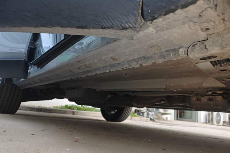 Used Venucia V 2023 260T Idol Edition Pro Right Side Sill