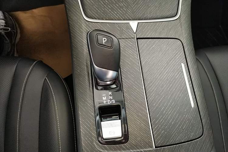 Used Venucia V 2023 260T Idol Edition Pro Gear Lever