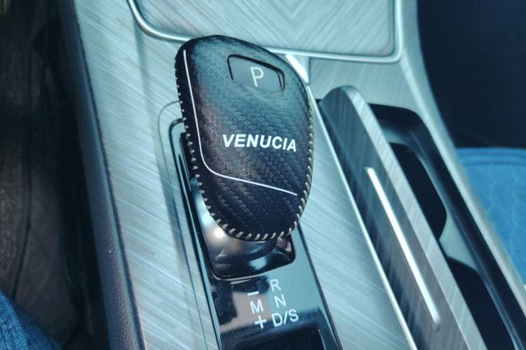 Used Venucia V 2023 260T Idol Edition Pro Gear Lever