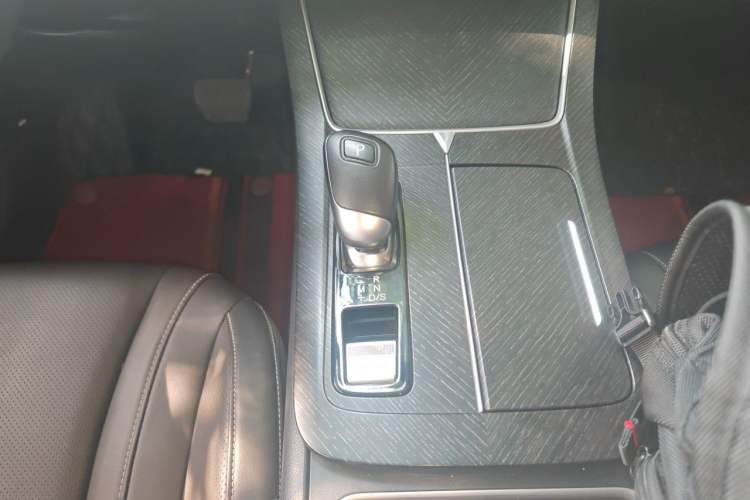 Used Venucia V 2023 260T Idol Edition Pro Gear Lever