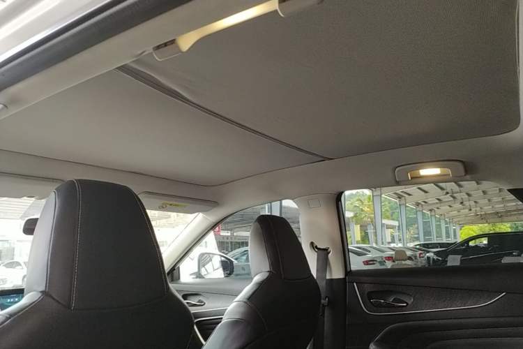 Used Venucia V 2023 260T Idol Edition Pro Headliner