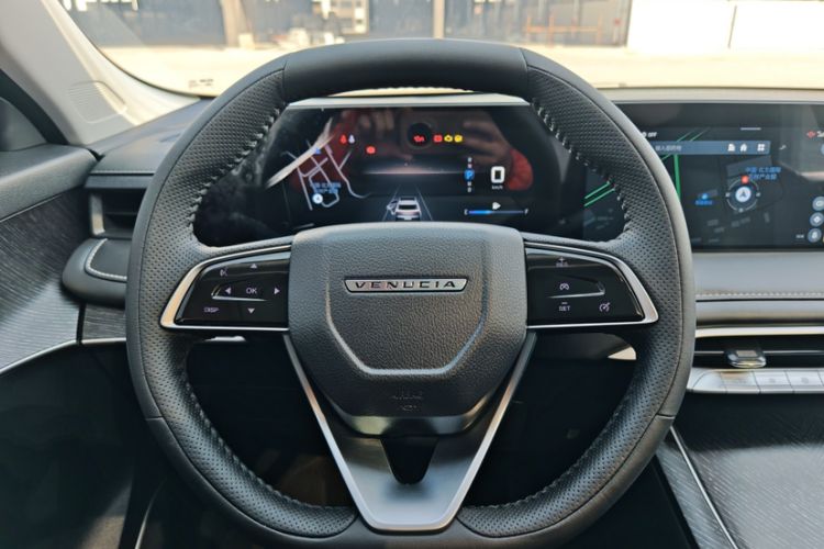 Used Venucia V 2023 260T Idol Edition Pro Interior 2
