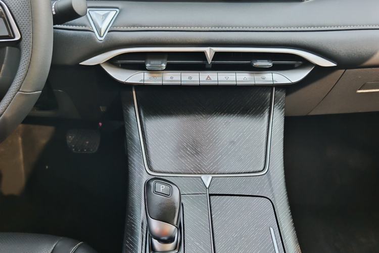 Used Venucia V 2023 260T Idol Edition Pro Interior 3