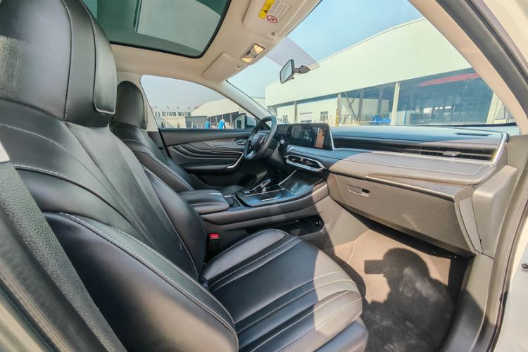 Used Venucia V 2023 260T Idol Edition Pro Interior 6