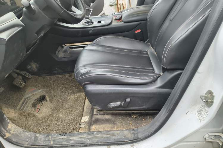 Used Venucia V 2023 260T Idol Edition Pro Left Front Seat