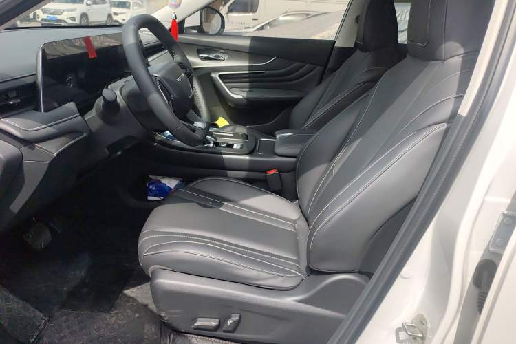 Used Venucia V 2023 260T Idol Edition Pro Left Front Seat