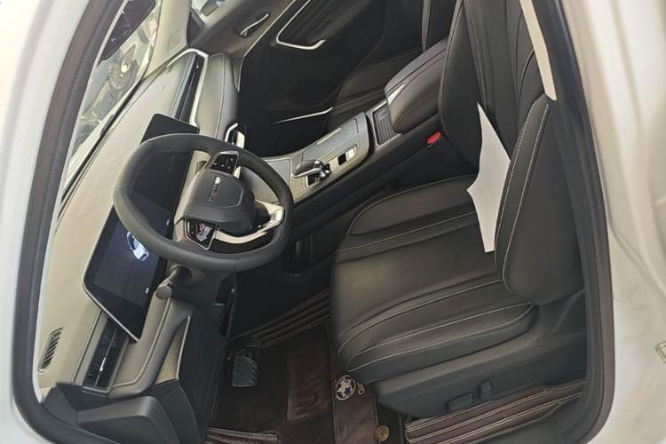 Used Venucia V 2023 260T Idol Edition Pro Left Front Seat