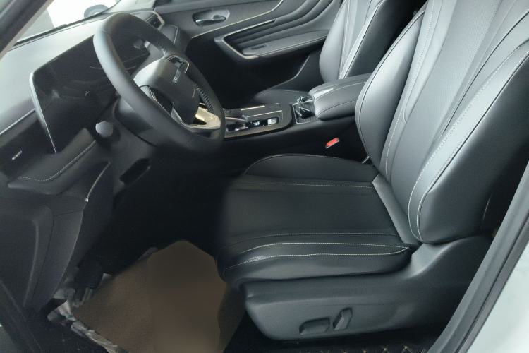 Used Venucia V 2023 260T Idol Edition Pro Left Front Seat