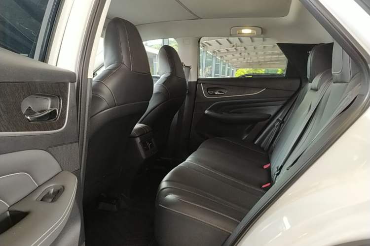 Used Venucia V 2023 260T Idol Edition Pro Left Rear Seat