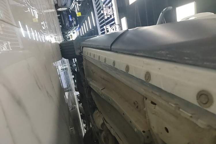 Used Venucia V 2023 260T Idol Edition Pro Left Side Sill