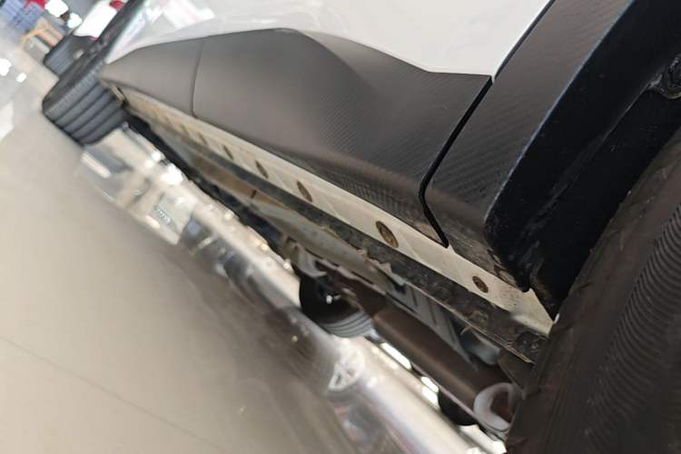 Used Venucia V 2023 260T Idol Edition Pro Left Side Sill