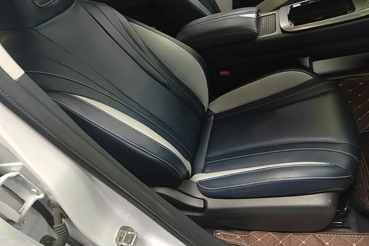Used Venucia V 2023 260T Idol Edition Pro Right Front Seat