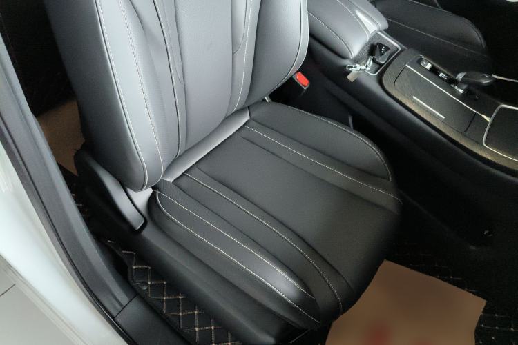 Used Venucia V 2023 260T Idol Edition Pro Right Front Seat