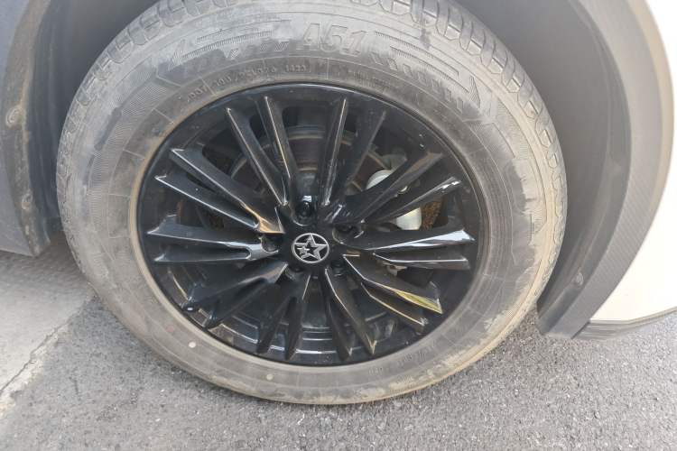 Used Venucia V 2023 260T Idol Edition Pro Right Front Wheel Hub