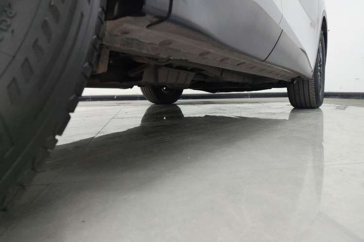 Used Venucia V 2023 260T Idol Edition Pro Right Side Sill