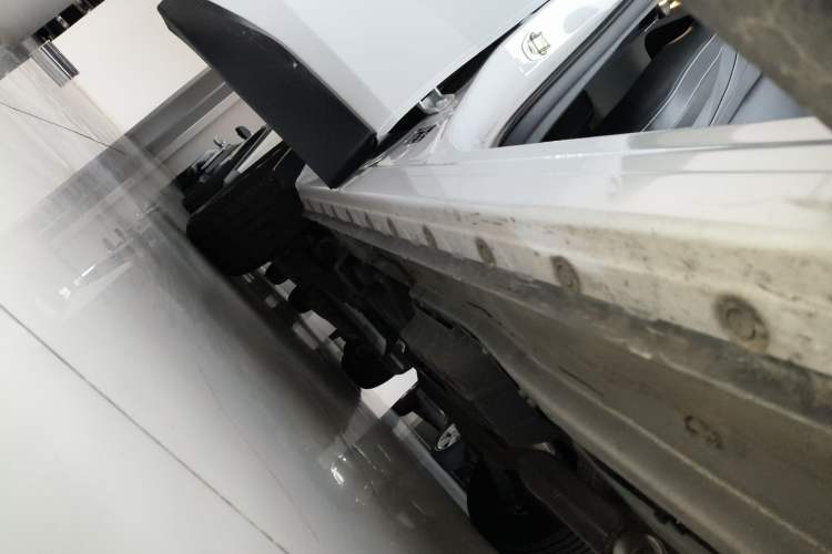 Used Venucia V 2023 260T Idol Edition Pro Right Side Sill