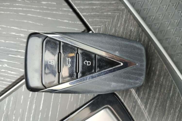 Used Venucia V 2023 260T Idol Edition Pro Vehicle Key