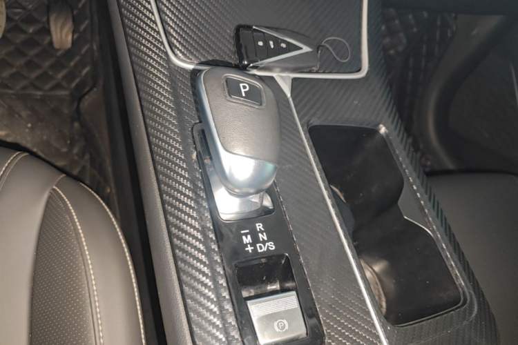 Used Venucia V 2024 260T New Star Edition Pro Gear Lever