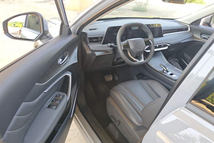 Used Venucia V 2024 260T Idol Joy Ride Pro Edition Driver Seat