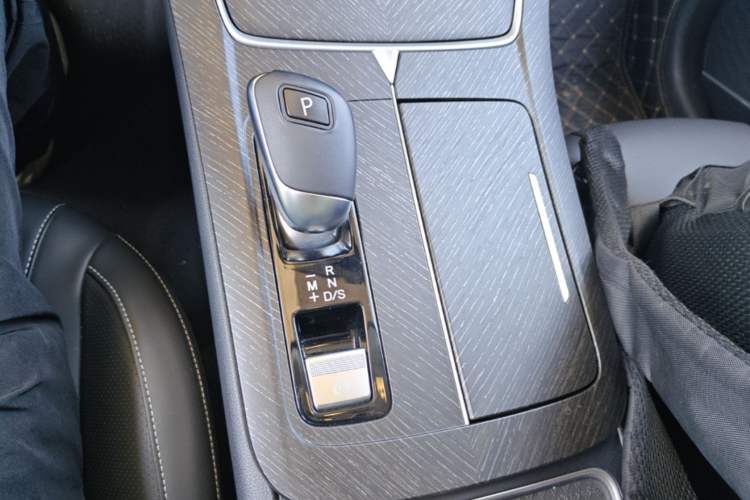 Used Venucia V 2024 260T Idol Joy Ride Pro Edition Gear Lever