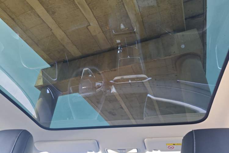Used Venucia V 2024 260T Idol Joy Ride Pro Edition Headliner