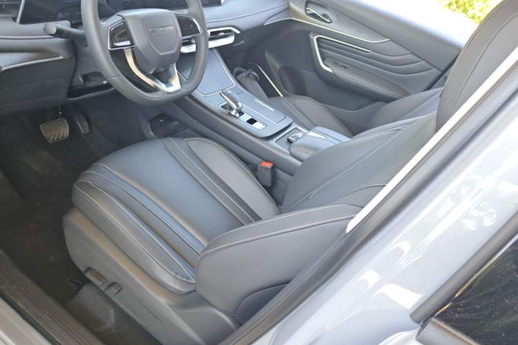 Used Venucia V 2024 260T Idol Joy Ride Pro Edition Left Front Seat