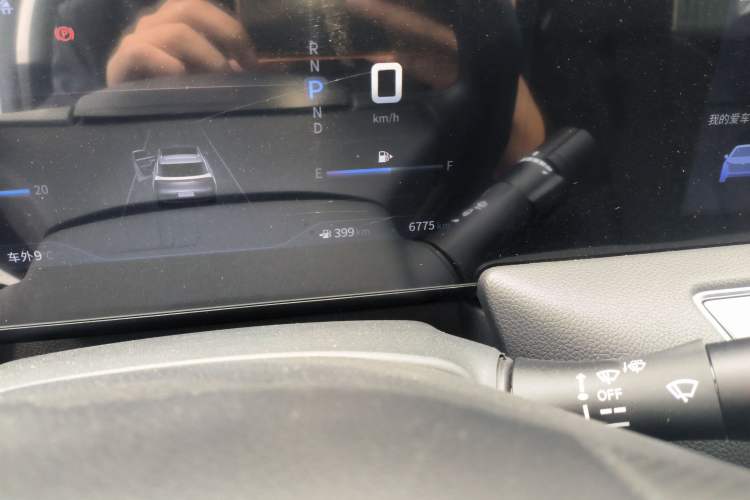 Used Venucia V 2024 260T New Star Edition Pro Odometer Close Up