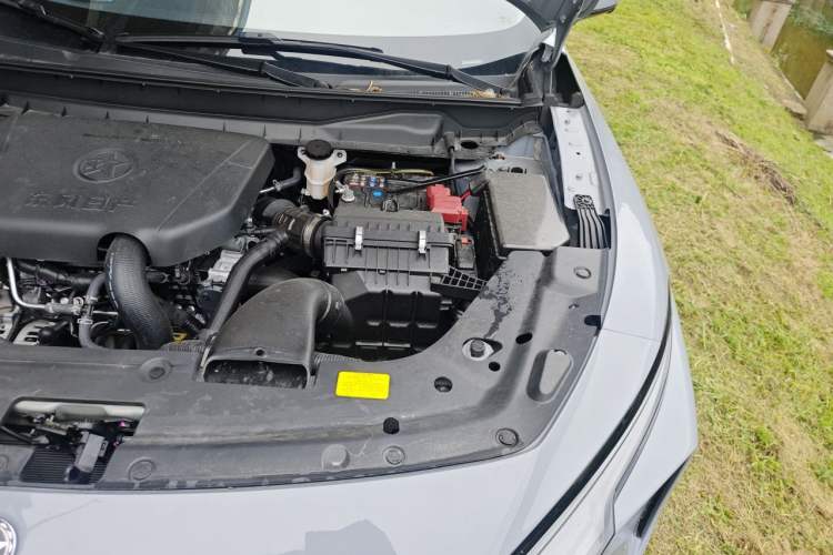 Used Venucia V 2026 Model 260T Idol Edition Pro Engine Bay Left