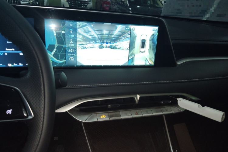 Used Venucia V DD-i 2023 60km iD Version Audio And AC Panel