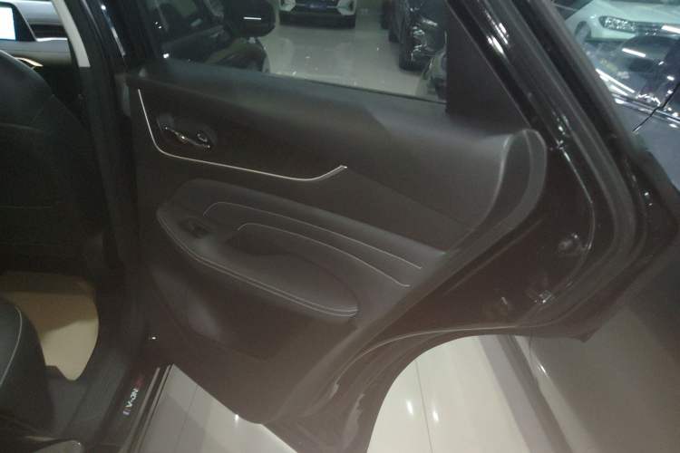 Used Venucia V DD-i 2023 60km iD Version Interior 6