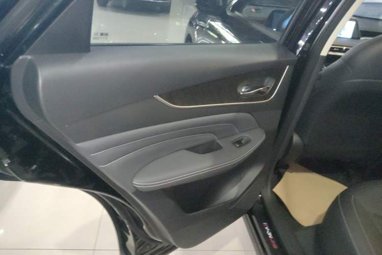 Used Venucia V DD-i 2023 60km iD Version Interior 8