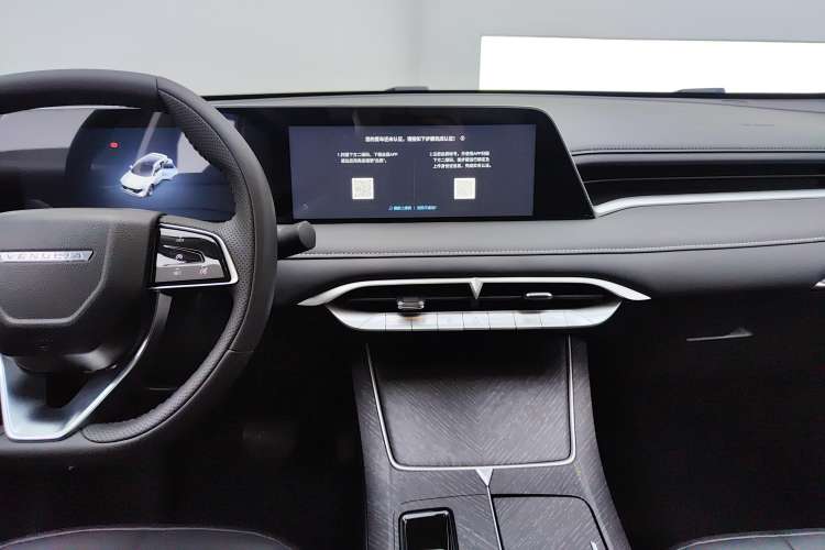 Used Venucia V DD-i 2023 110 km iE Version Audio And AC Panel