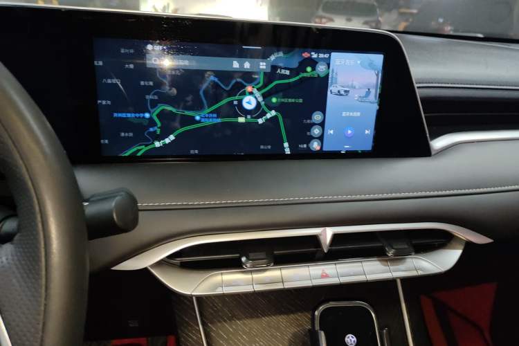 Used Venucia V DD-i 2023 60km iD Version Audio And AC Panel