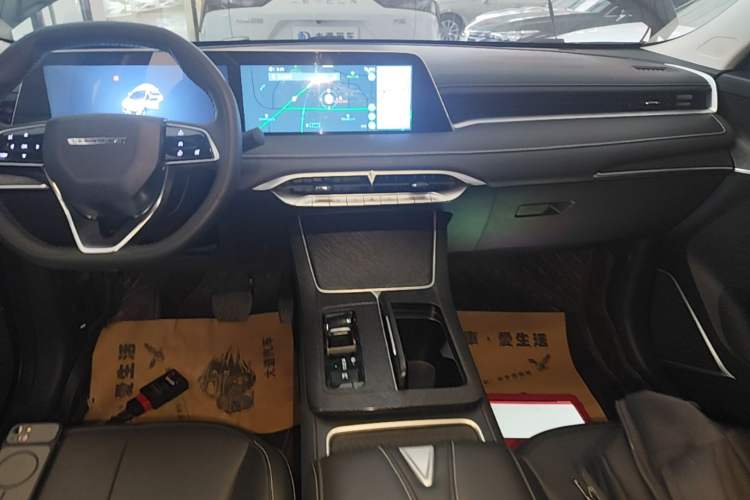 Used Venucia V DD-i 2023 110 km iE Version Audio And AC Panel