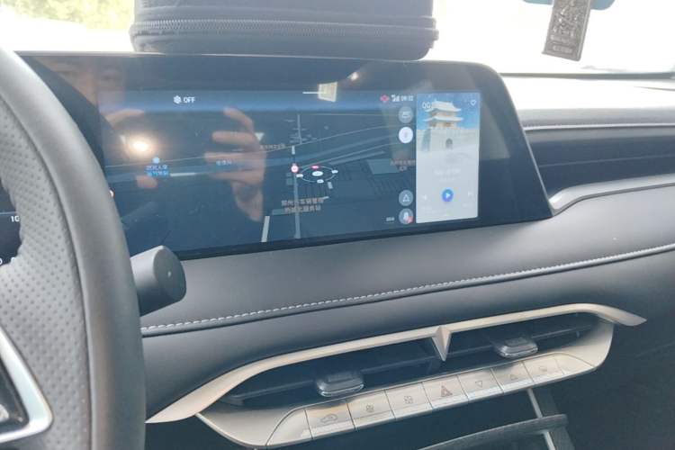 Used Venucia V DD-i 2023 60km iD Version Audio And AC Panel