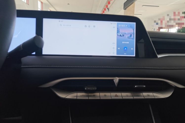 Used Venucia V DD-i 2023 60km iD Version Audio And AC Panel