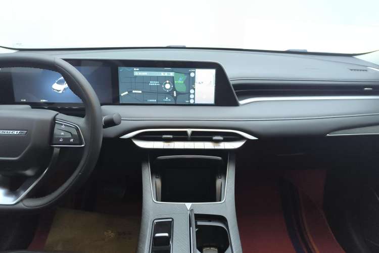 Used Venucia V DD-i 2023 110 km iE Version Audio And AC Panel