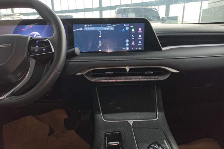 Used Venucia V DD-i 2023 110 km iE Version Audio And AC Panel
